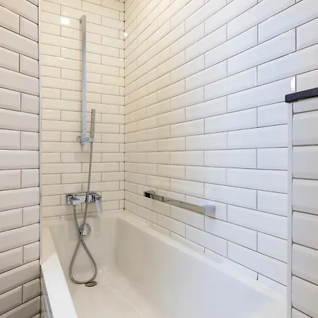 Pavillon Monceau 4*