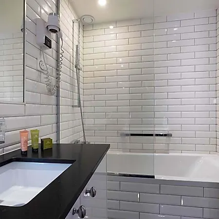 Hotel Pavillon Monceau By Happyculture Paris