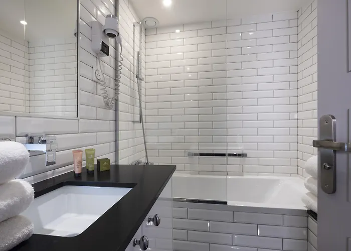 Pavillon Monceau By Happyculture 4* Paris